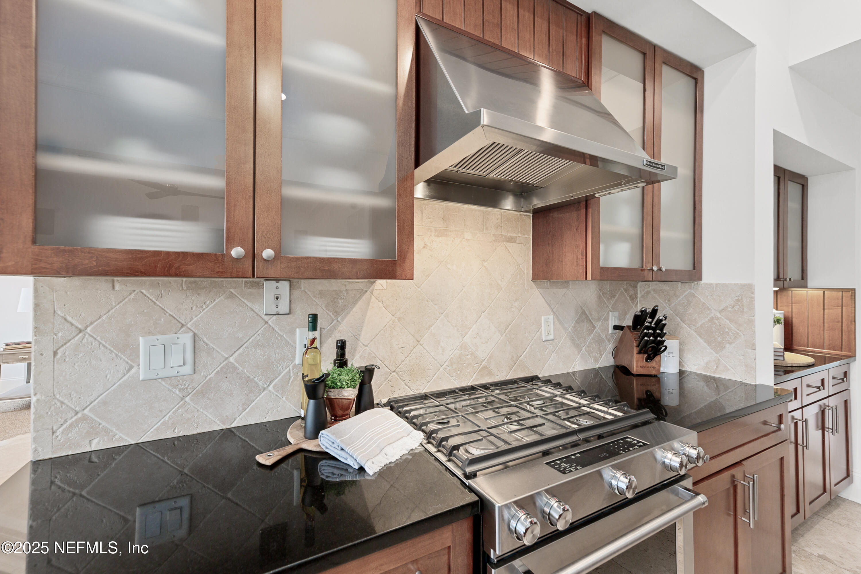 199 S ROSCOE Boulevard