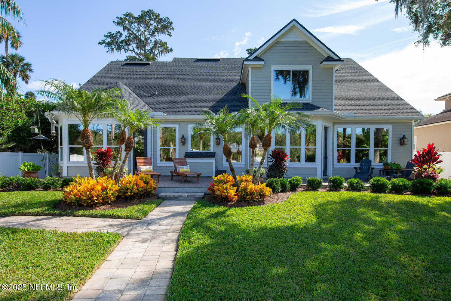 199 S ROSCOE Boulevard