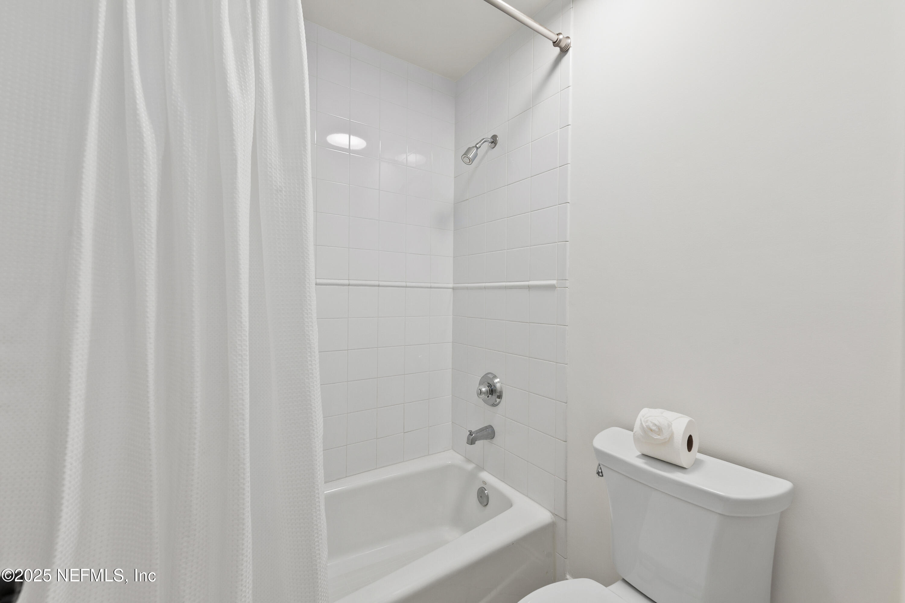 199 S ROSCOE Boulevard