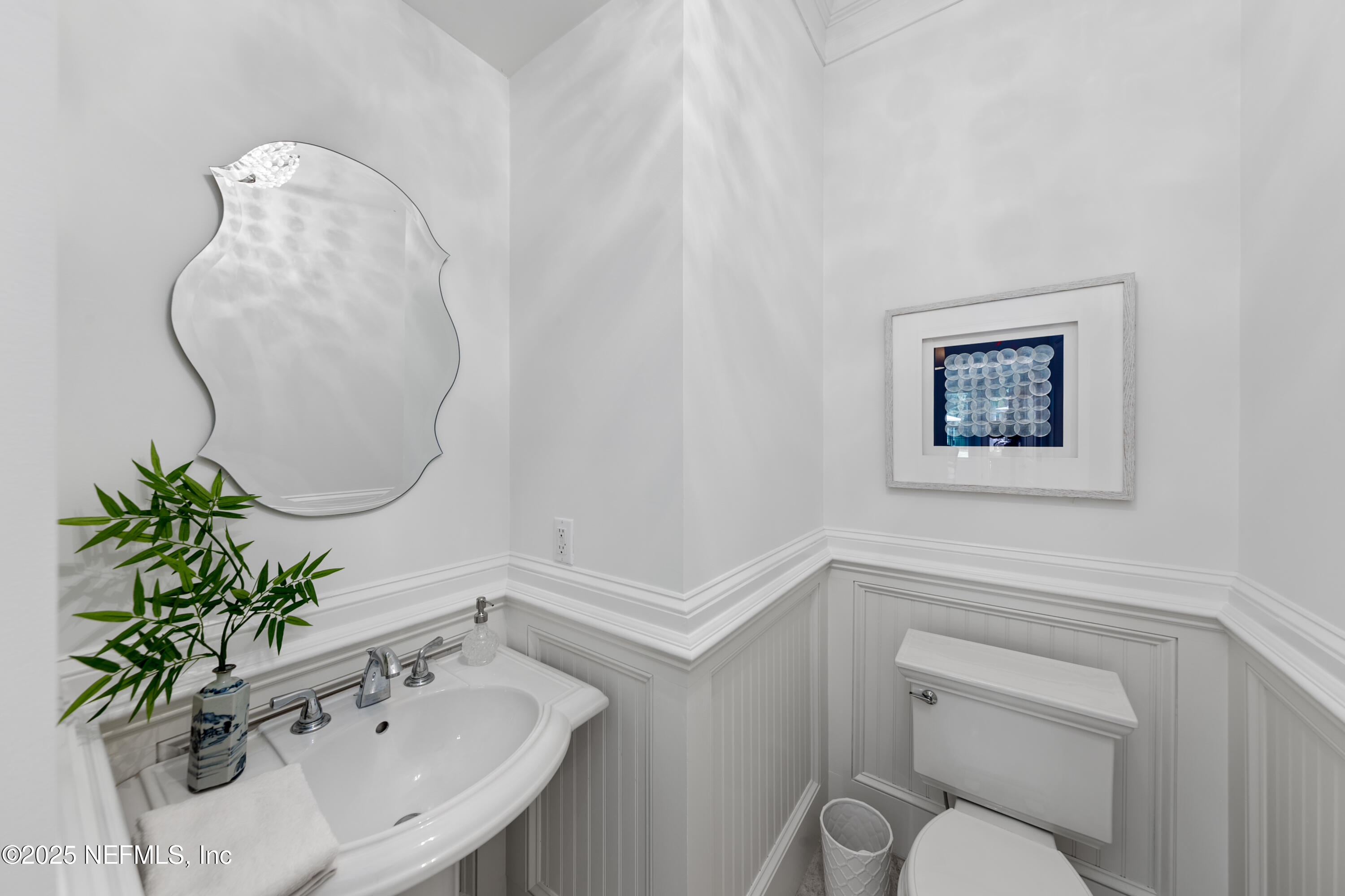 199 S ROSCOE Boulevard