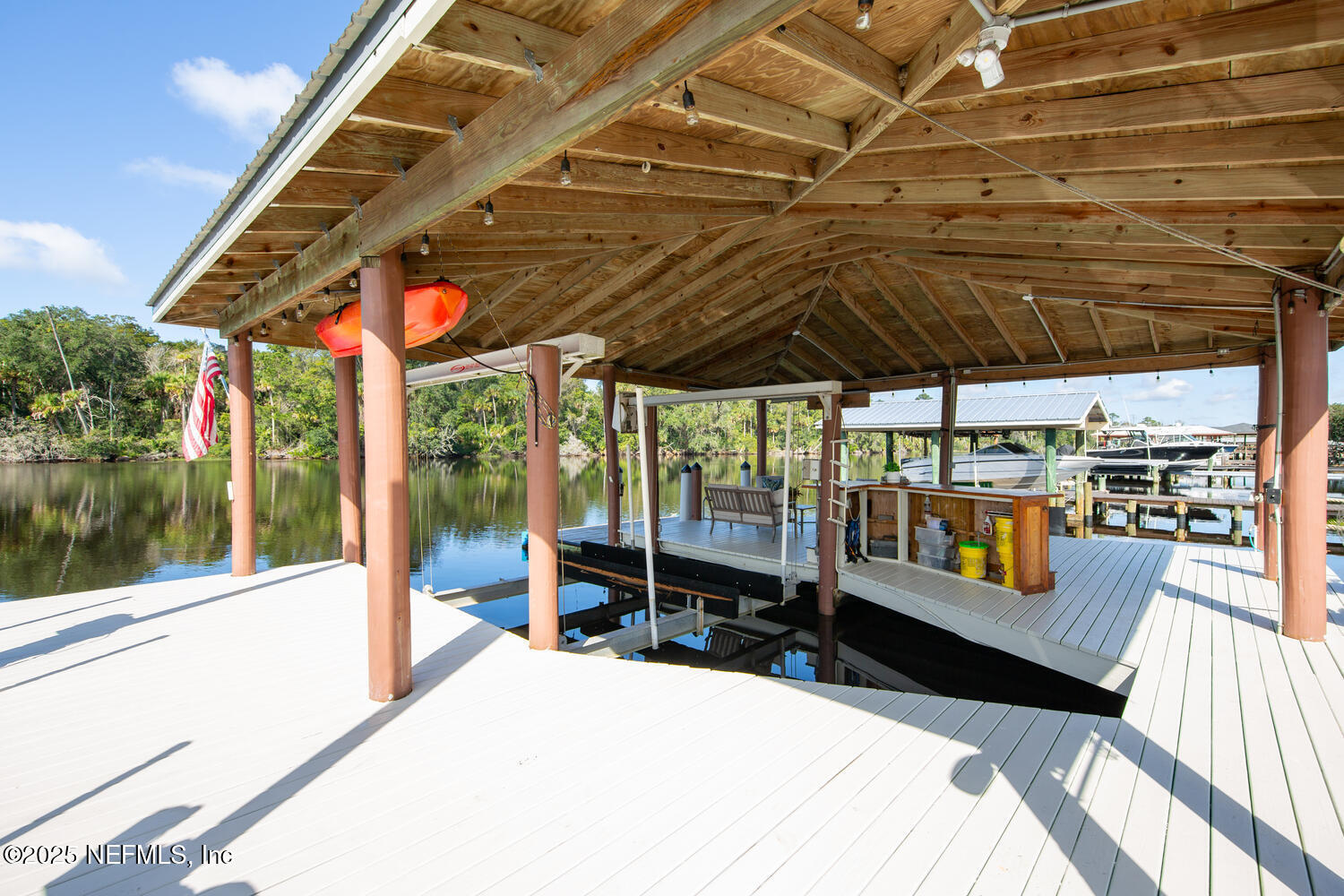 199 S ROSCOE Boulevard