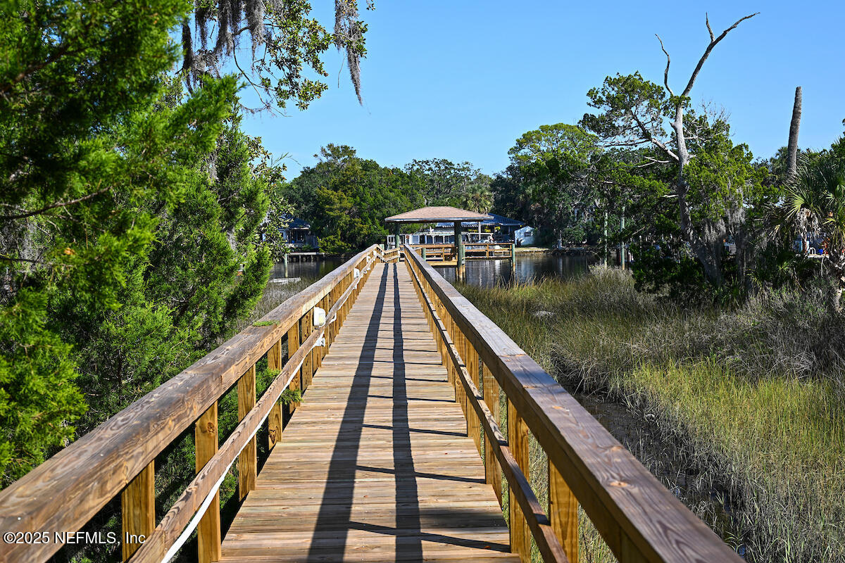 814 S HARBOR LIGHTS Drive