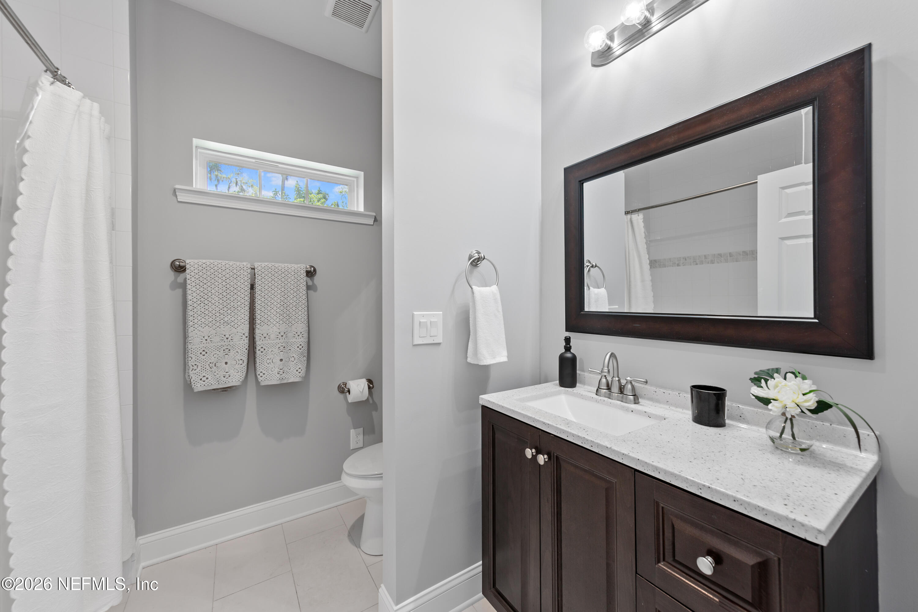 195 S ROSCOE Boulevard