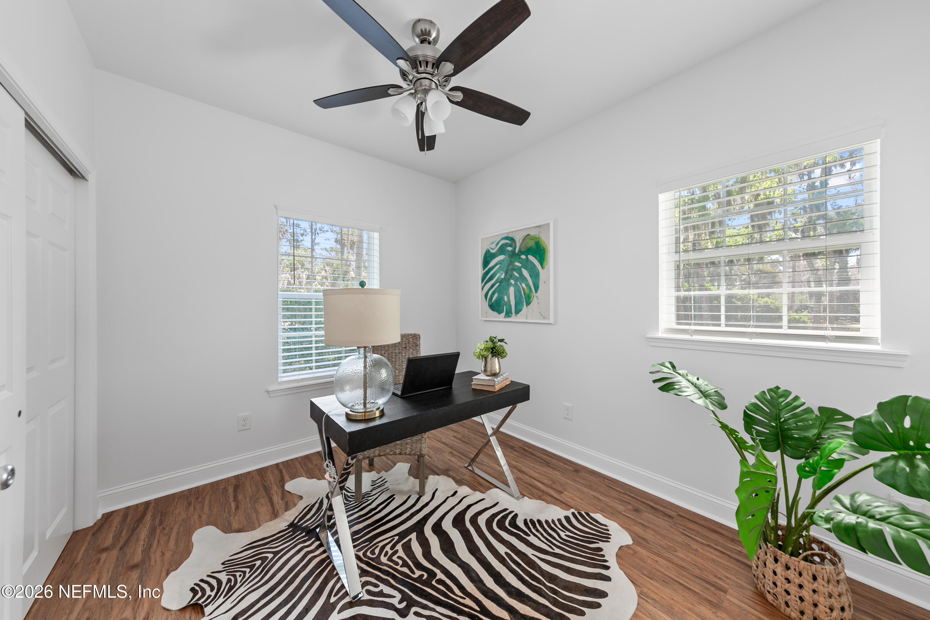 195 S ROSCOE Boulevard