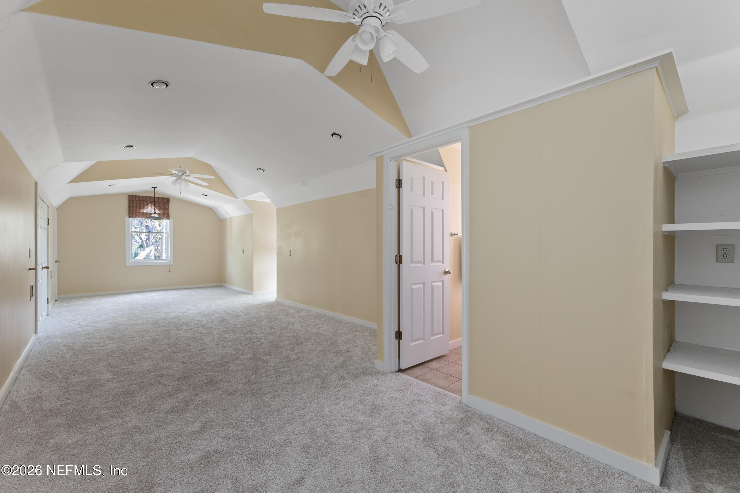 195 S ROSCOE Boulevard