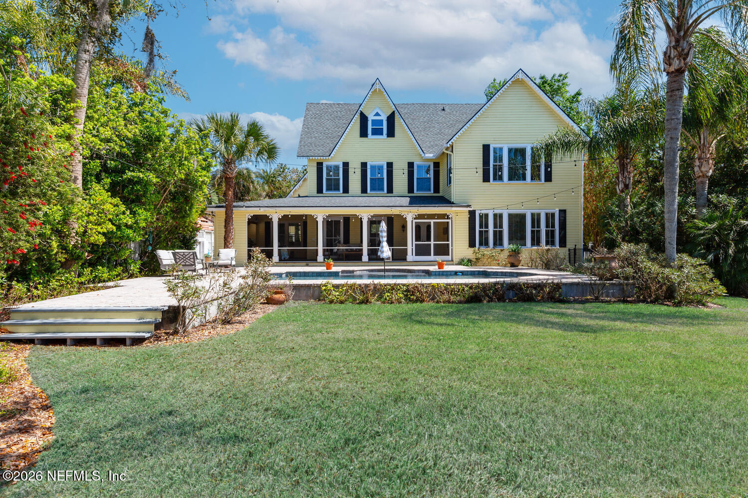 195 S ROSCOE Boulevard