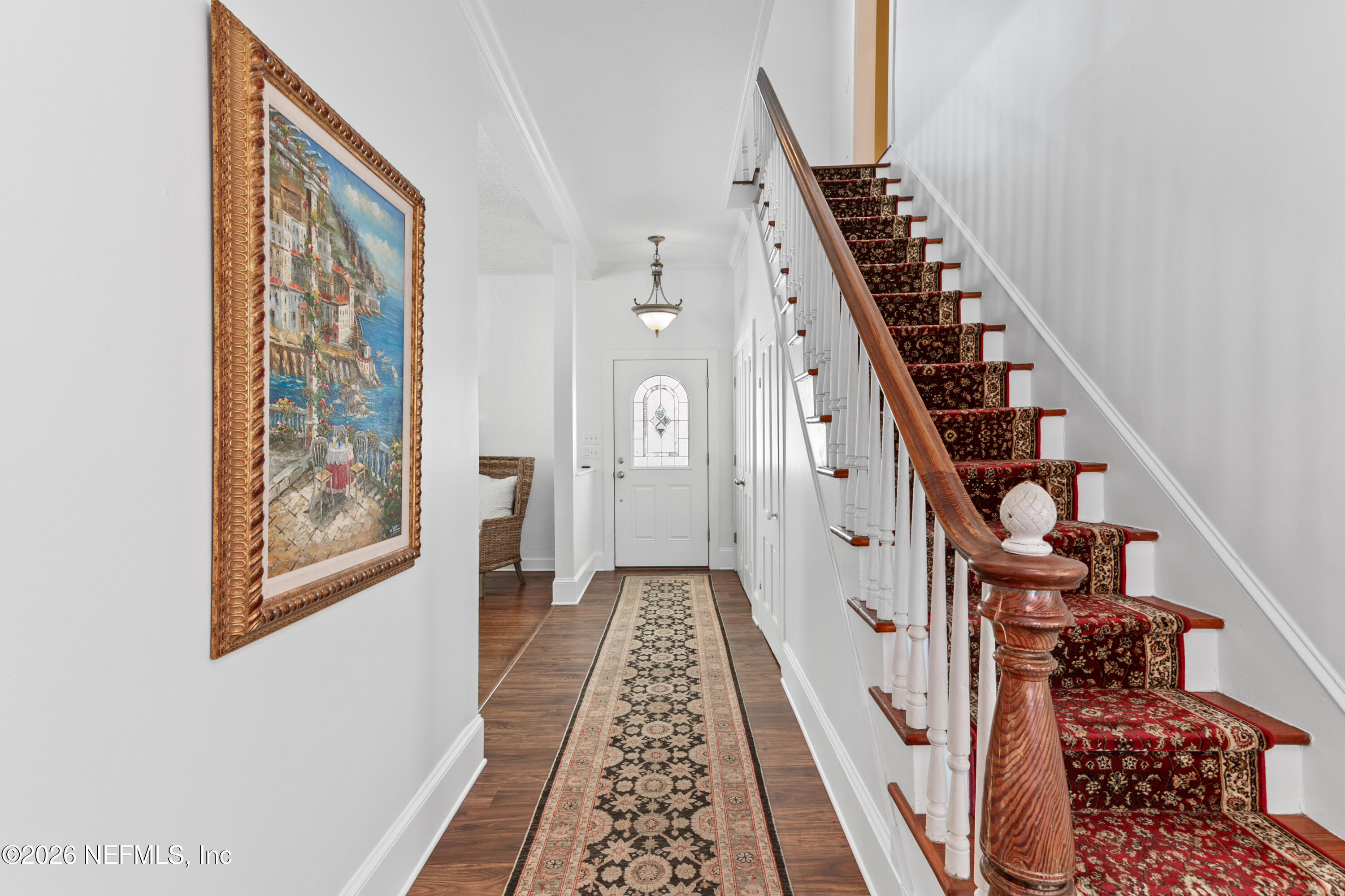 195 S ROSCOE Boulevard