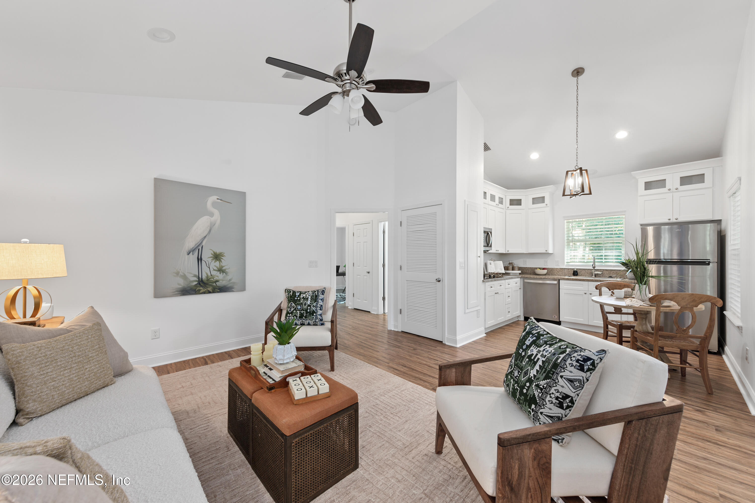 195 S ROSCOE Boulevard