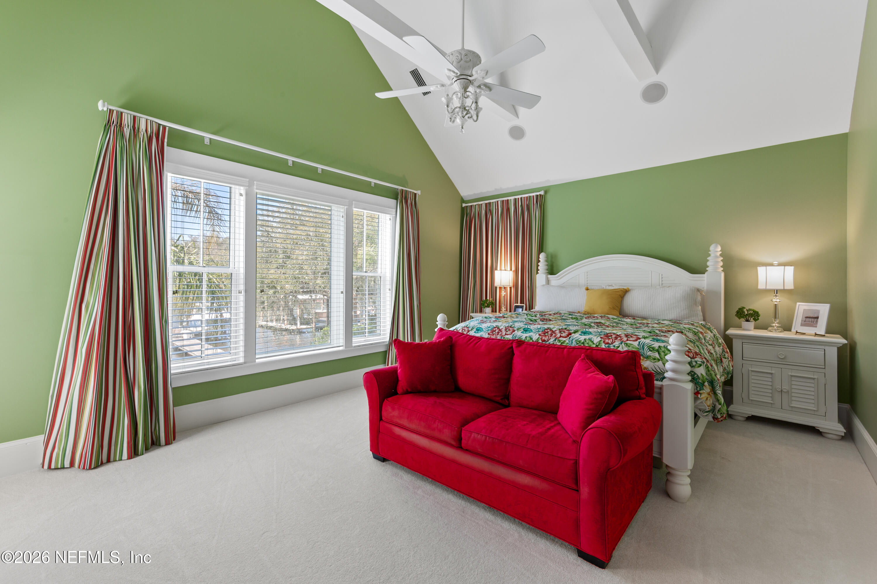 195 S ROSCOE Boulevard