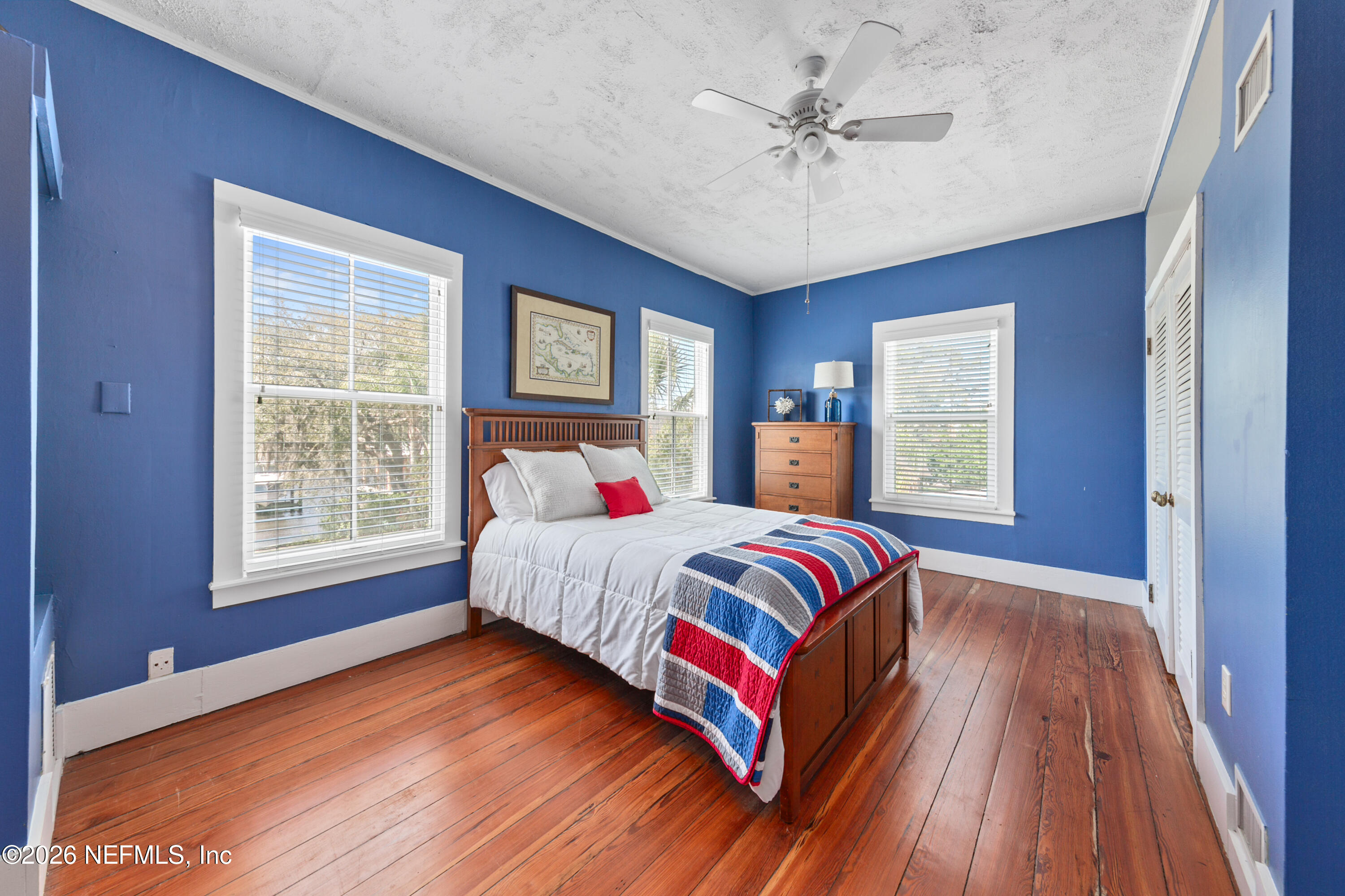 195 S ROSCOE Boulevard