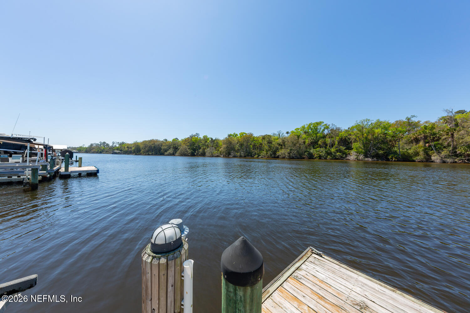 195 S ROSCOE Boulevard