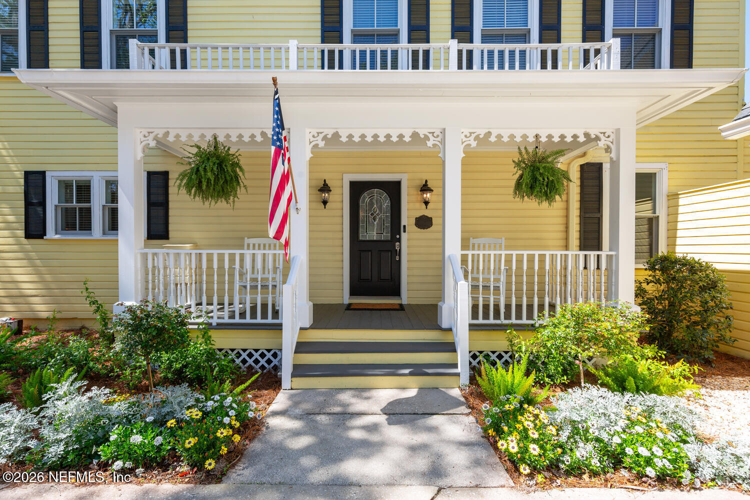 195 S ROSCOE Boulevard