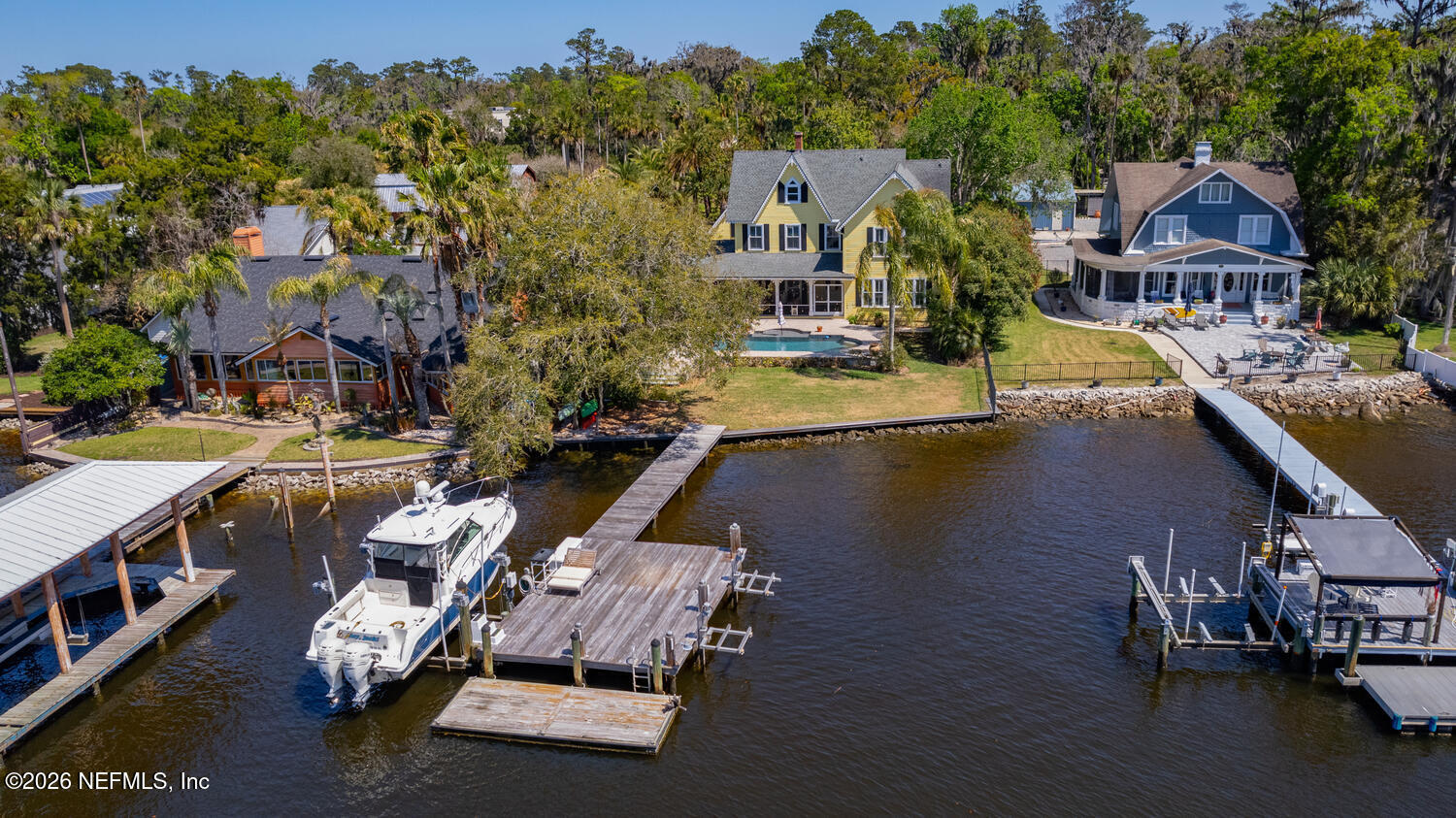 195 S ROSCOE Boulevard