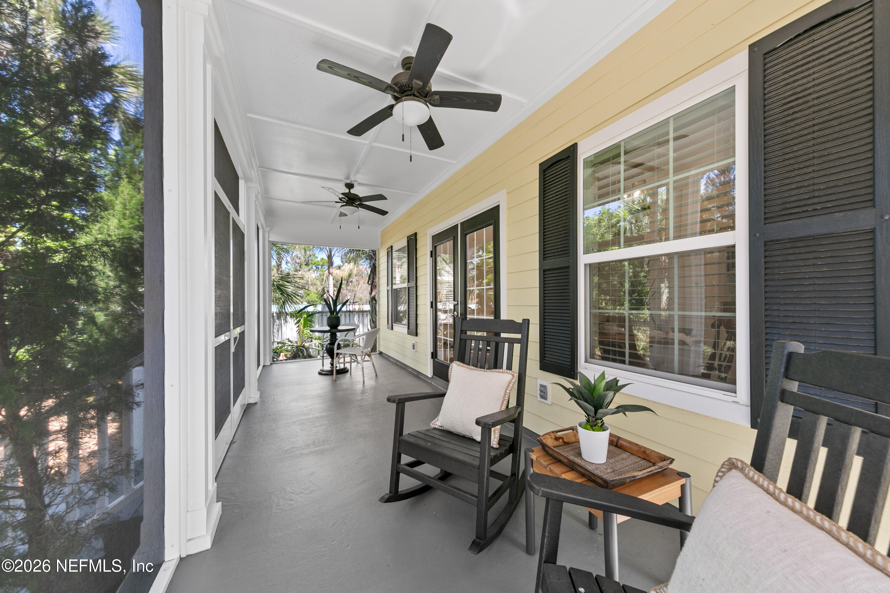 195 S ROSCOE Boulevard