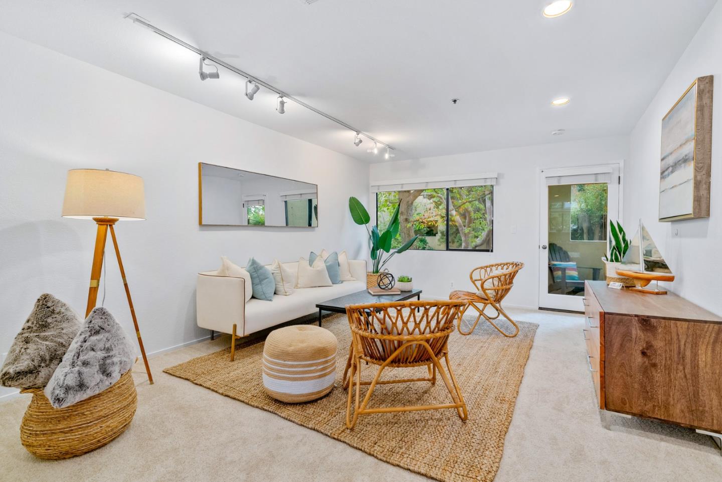 161 California AVE K206