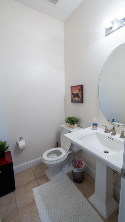 2502 N Dixie Highway Unit: 40