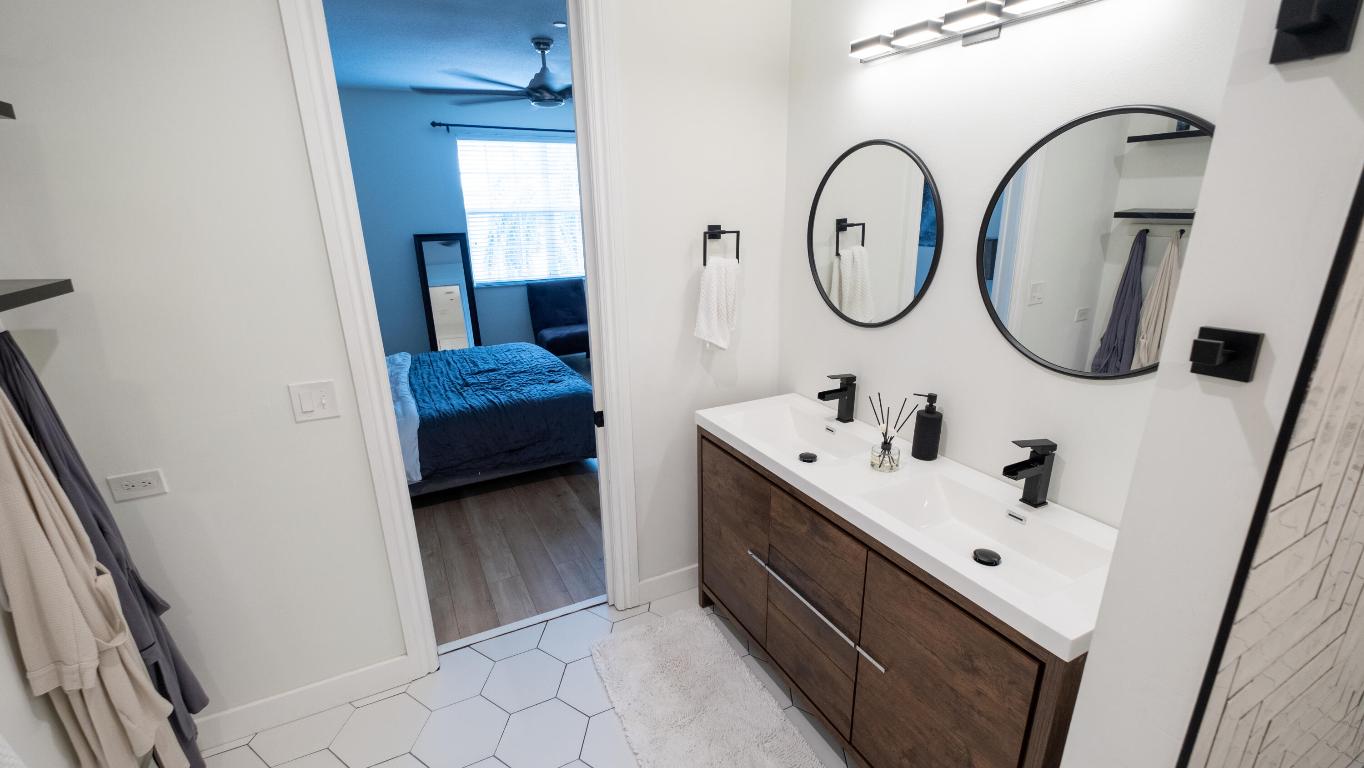 2502 N Dixie Highway Unit: 40