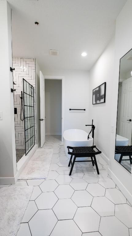 2502 N Dixie Highway Unit: 40