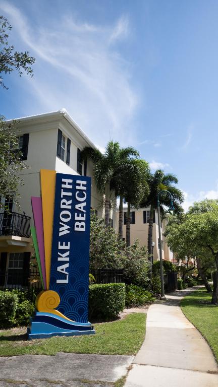 2502 N Dixie Highway Unit: 40