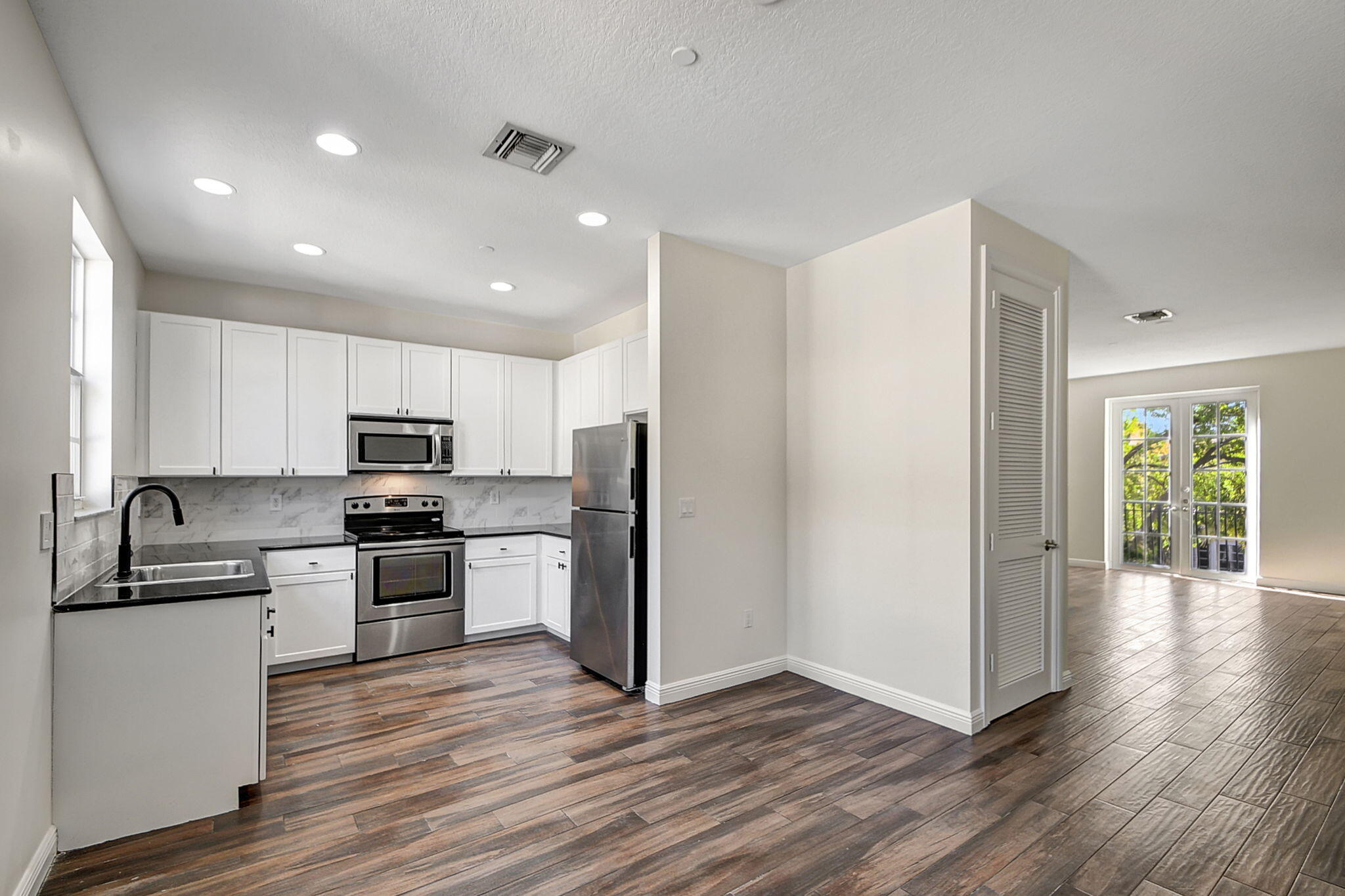 2502 N Dixie Highway 47