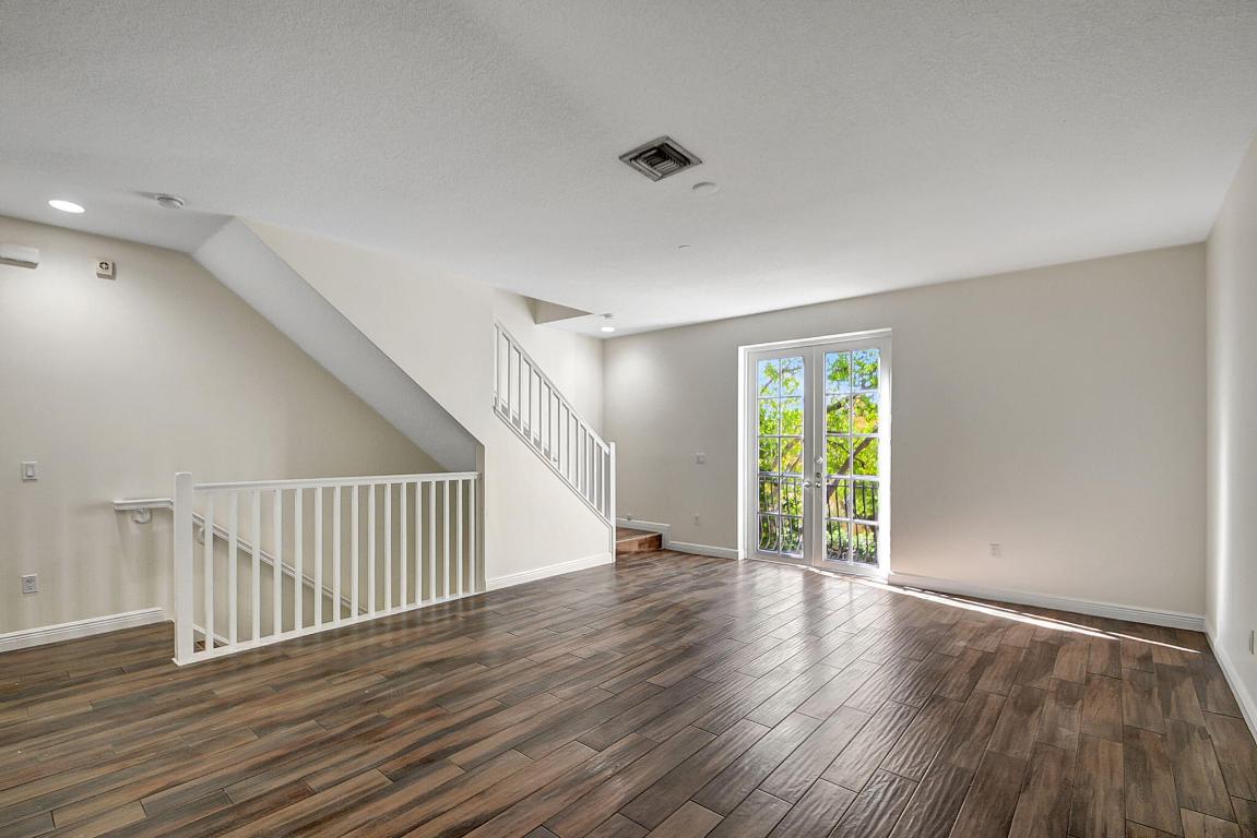 2502 N Dixie Highway 47