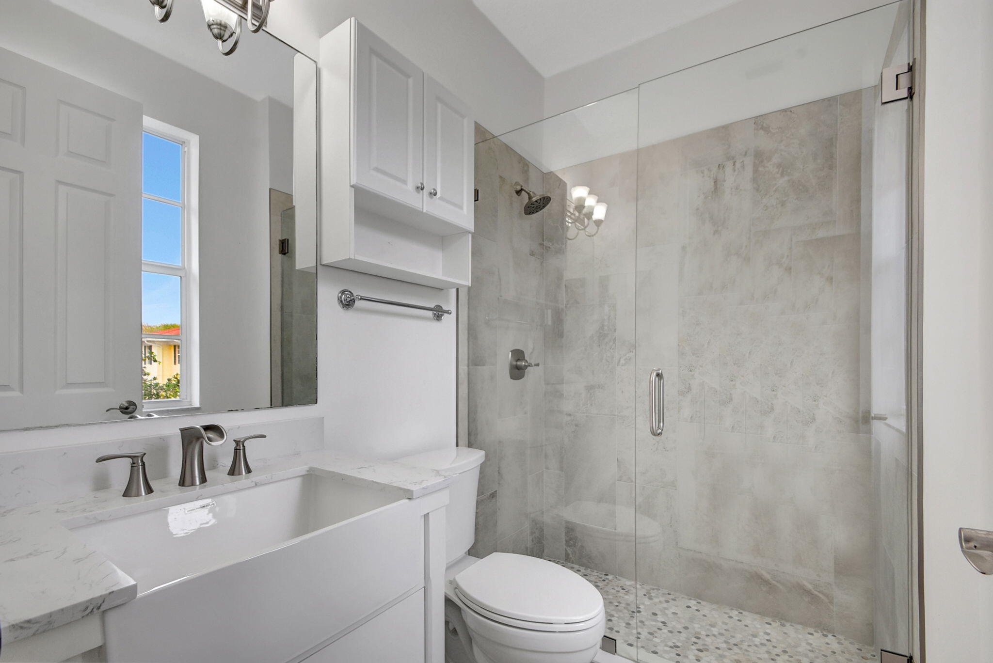 2502 N Dixie Highway 17