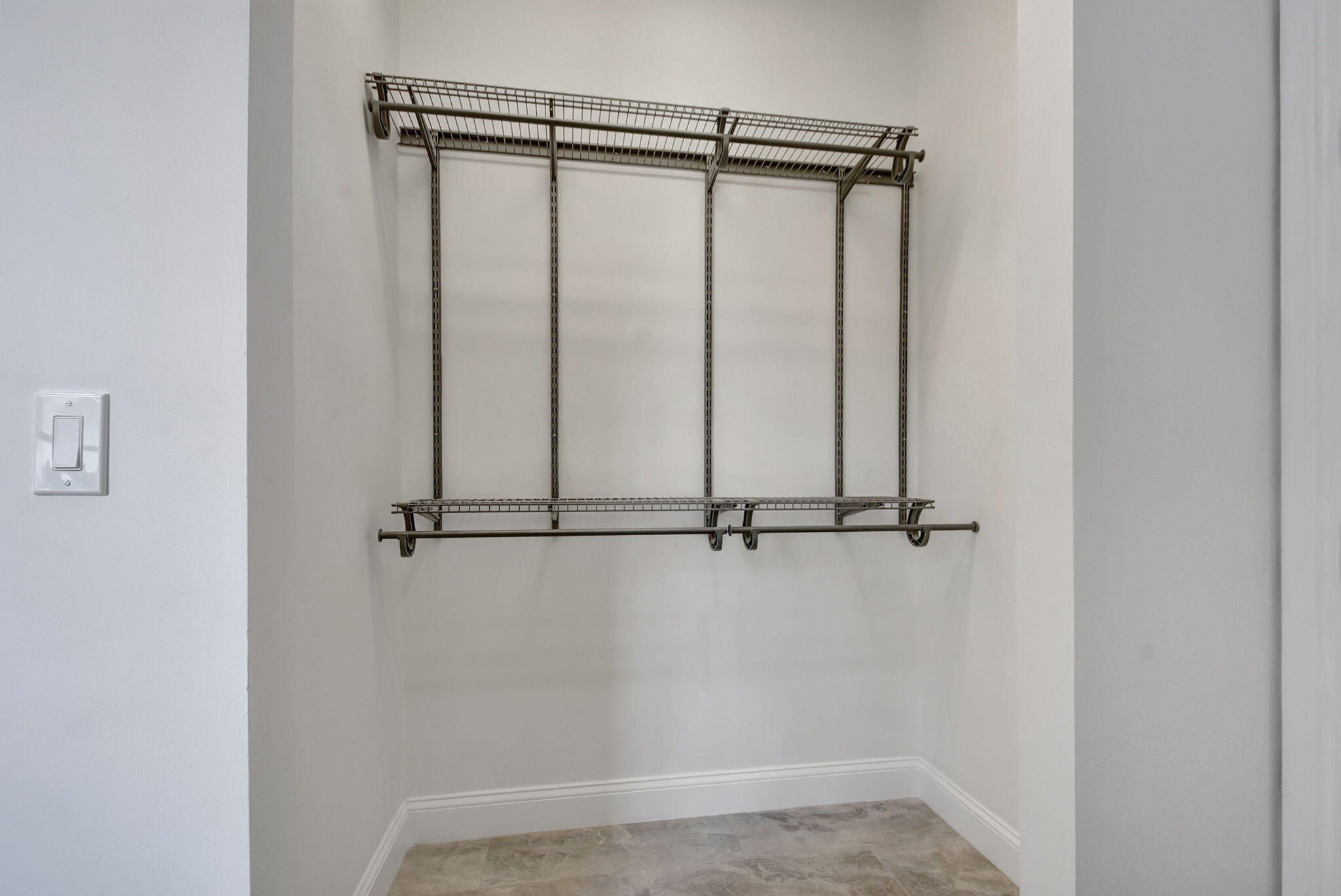 2502 N Dixie Highway 17