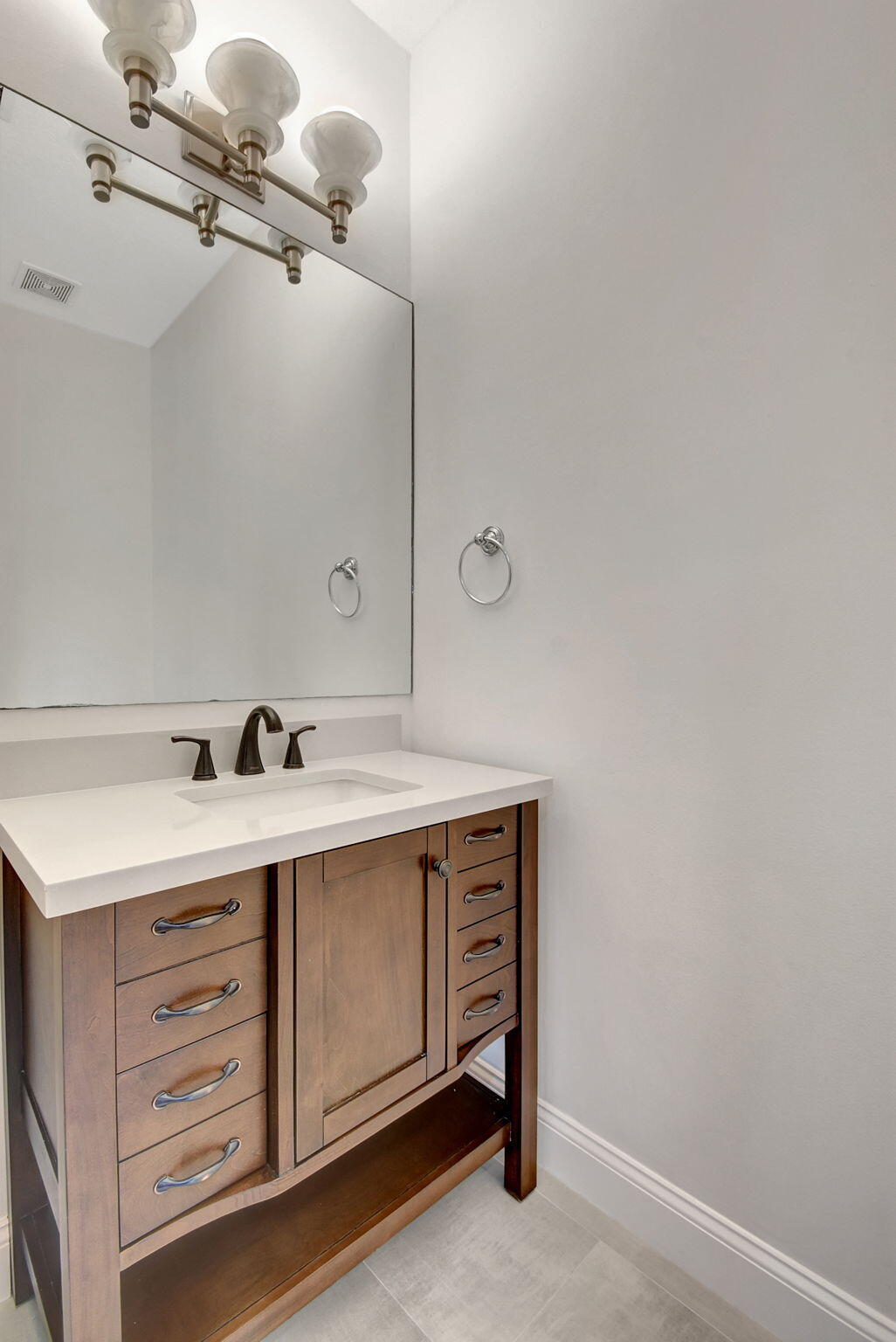 2502 N Dixie Highway 17