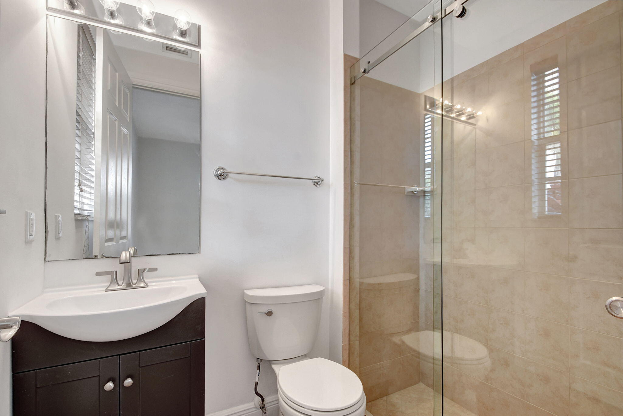 2502 N Dixie Highway 17