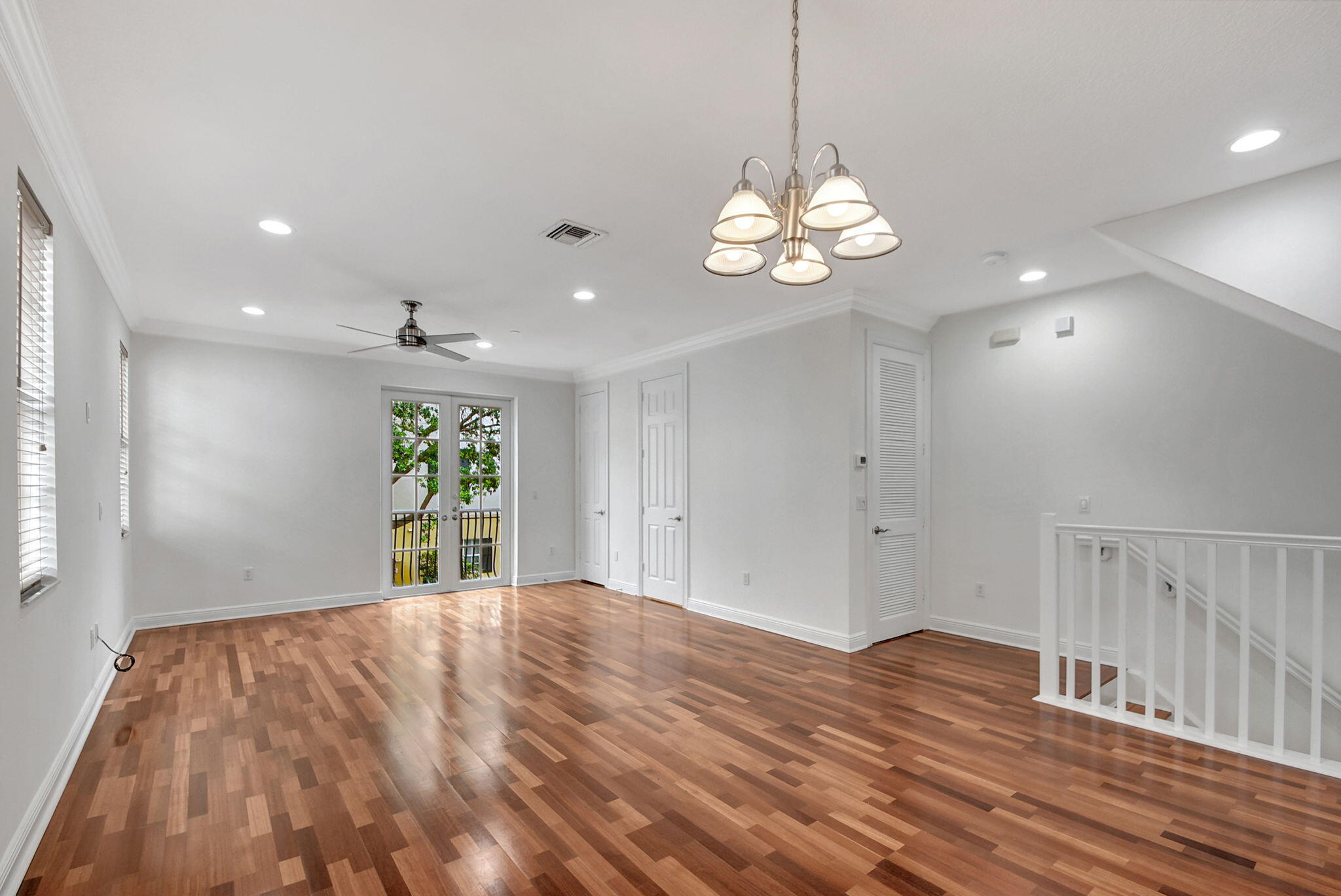 2502 N Dixie Highway 17