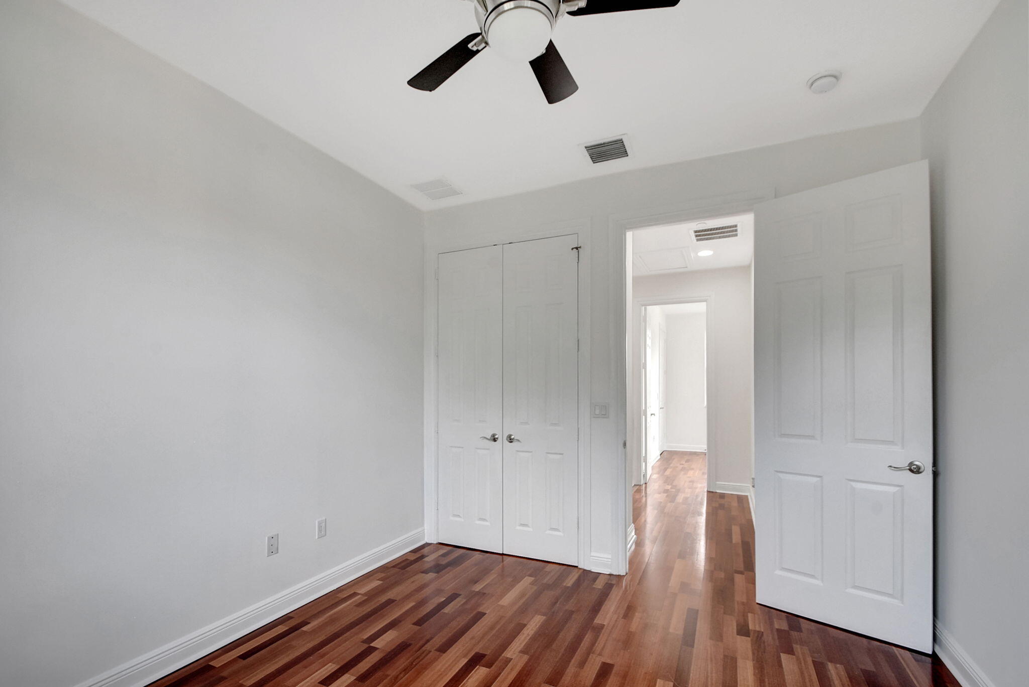 2502 N Dixie Highway 17