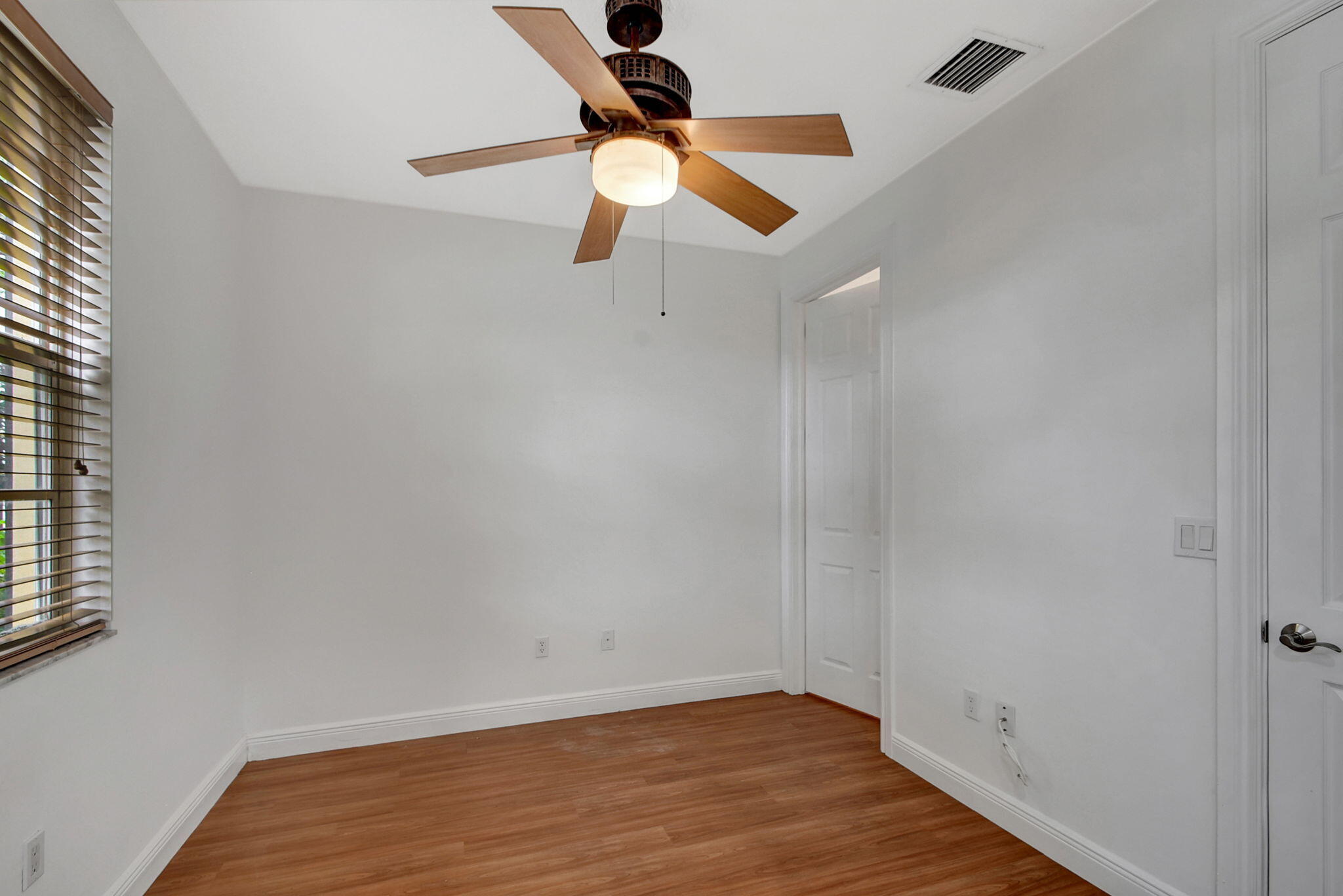 2502 N Dixie Highway 17