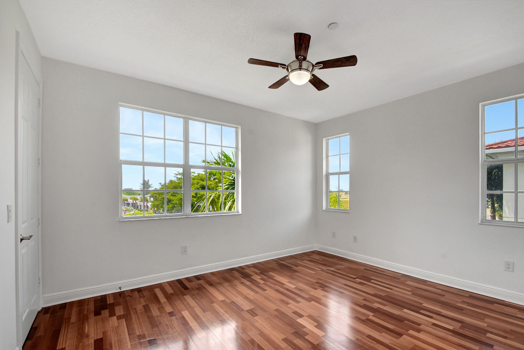 2502 N Dixie Highway 17