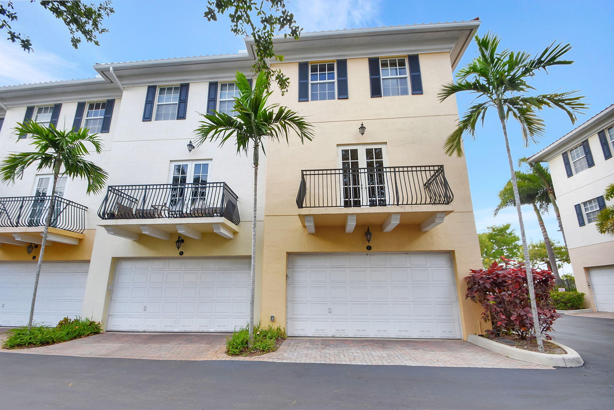 2502 N Dixie Highway 17