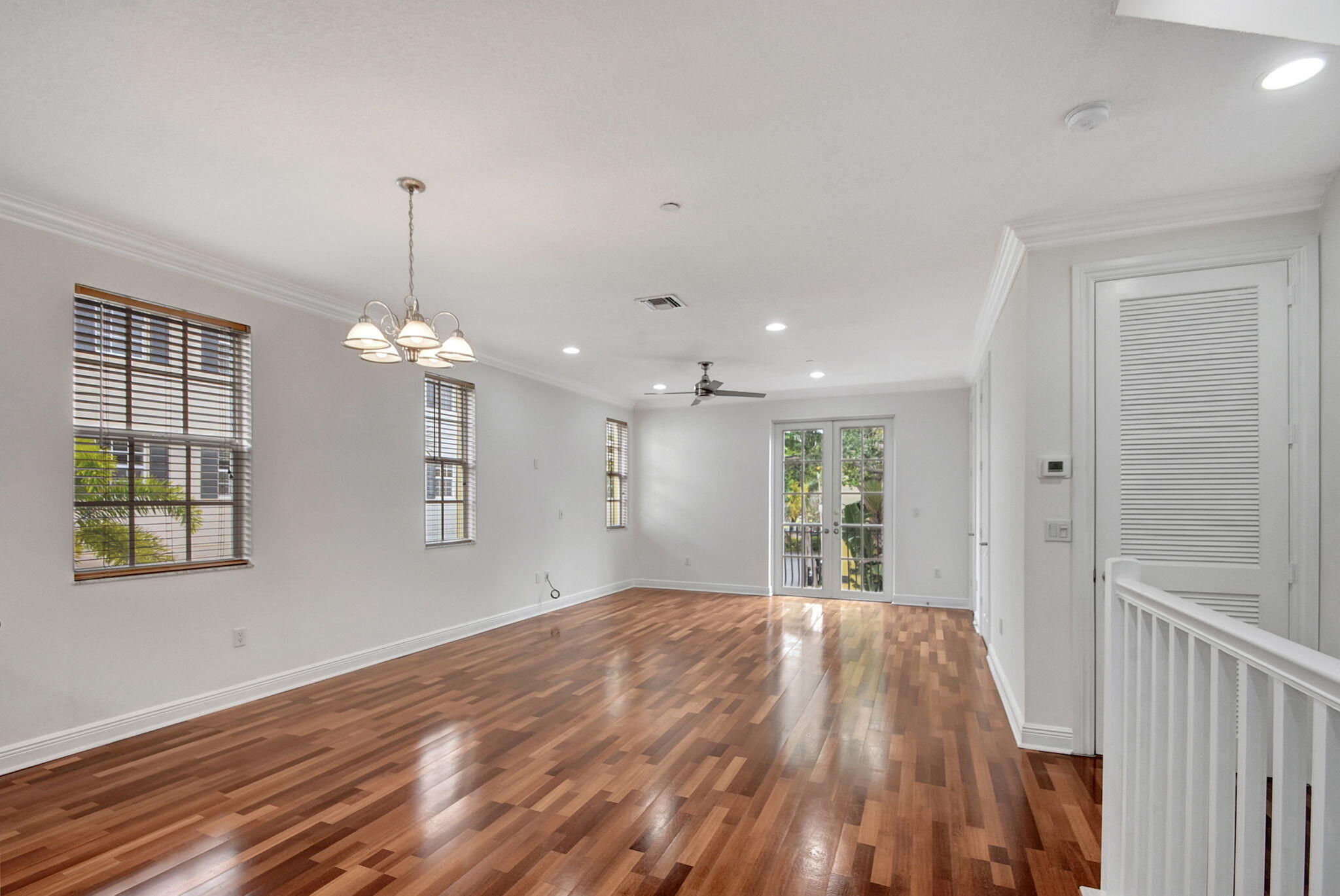 2502 N Dixie Highway 17