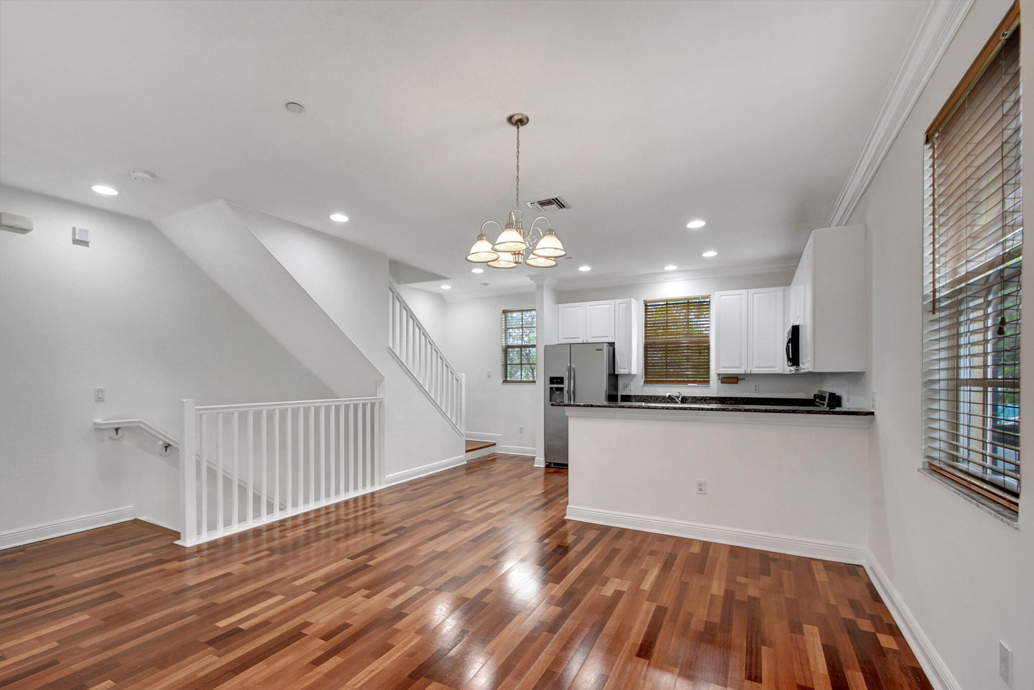 2502 N Dixie Highway 17