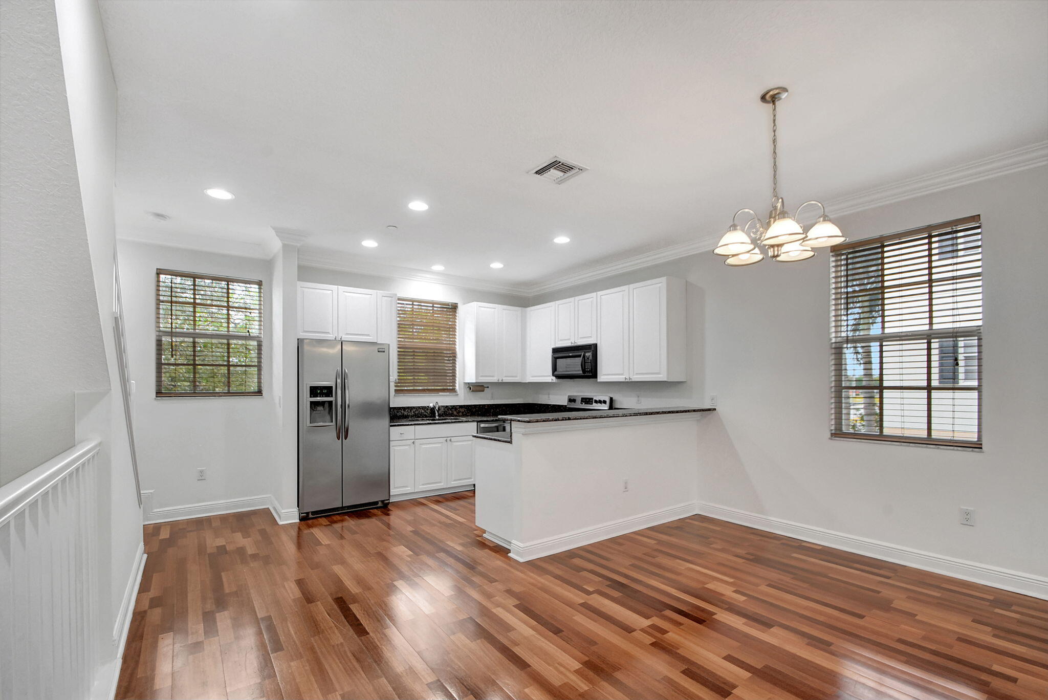 2502 N Dixie Highway 17