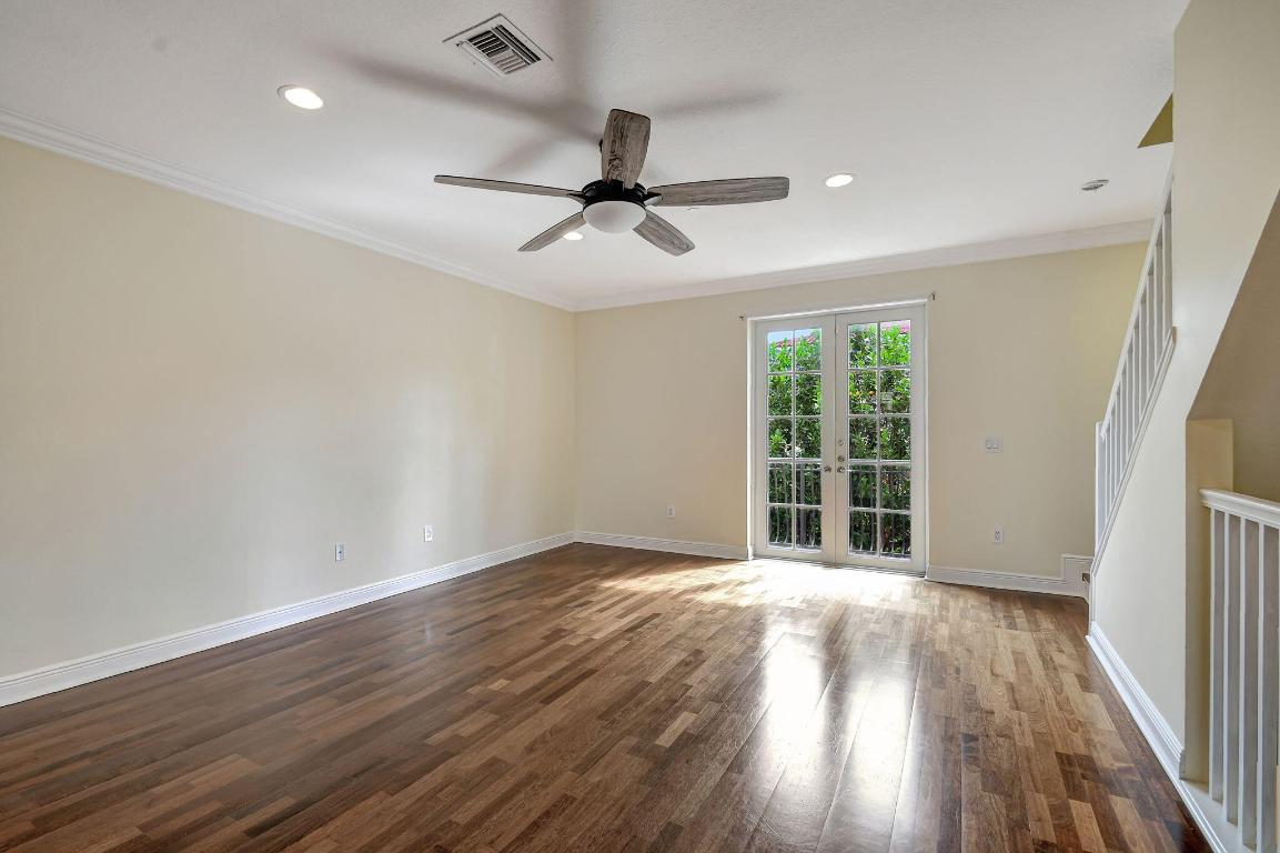 2502 N Dixie Highway 40