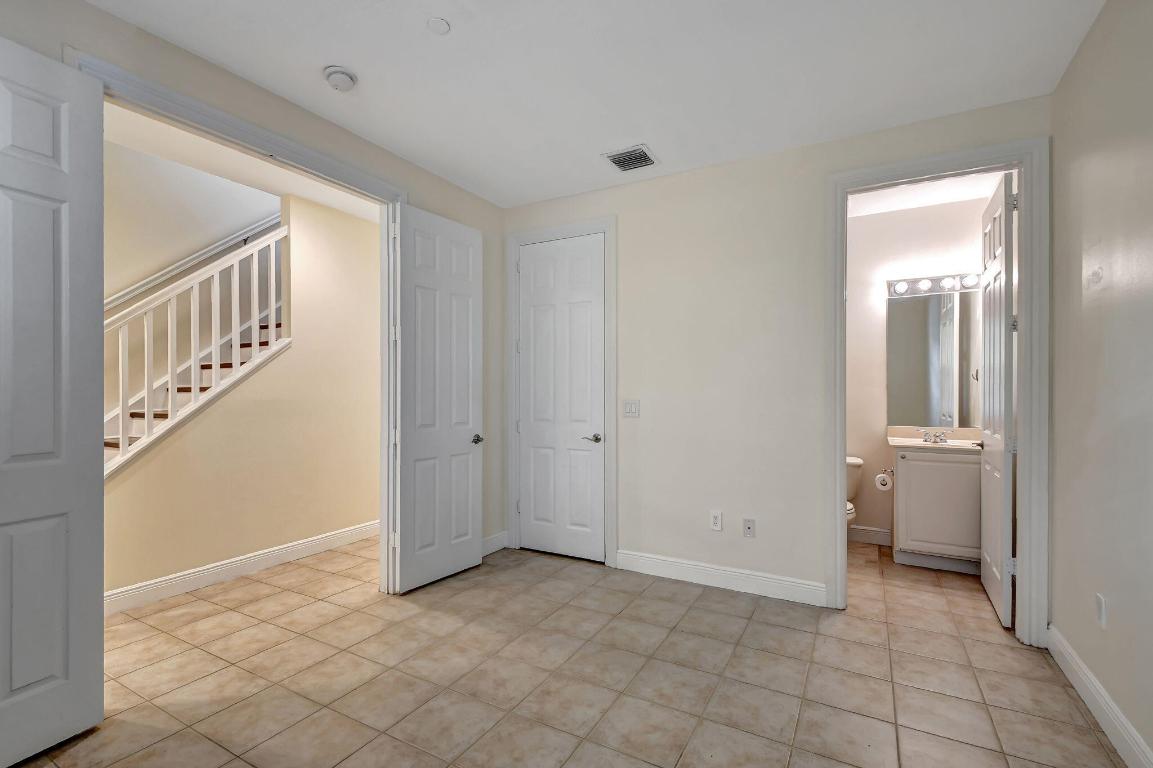 2502 N Dixie Highway 40