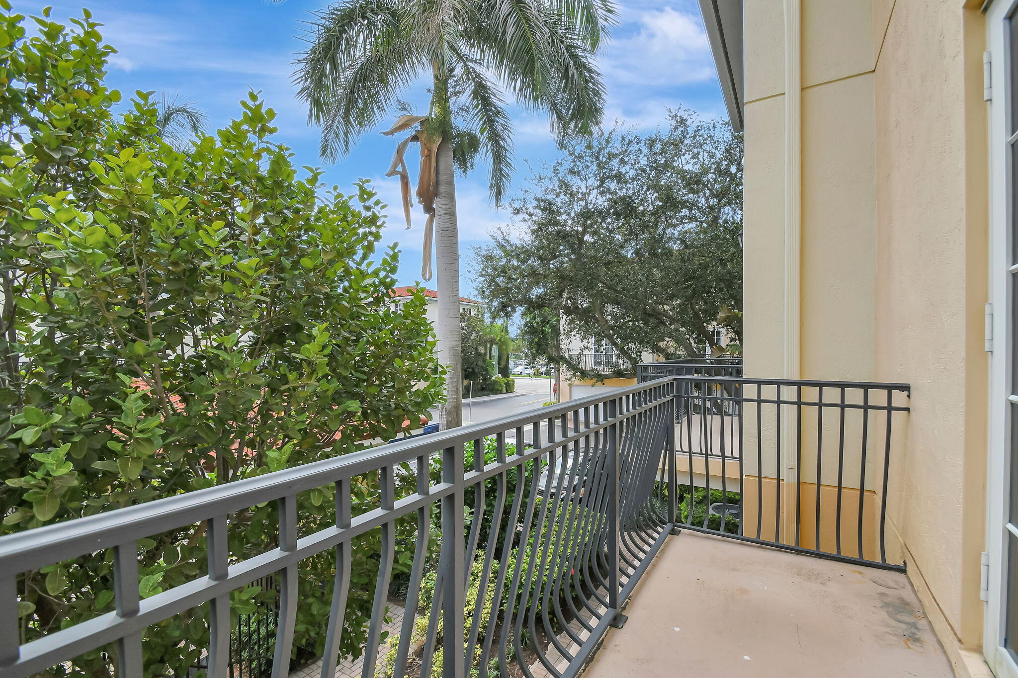 2502 N Dixie Highway 40