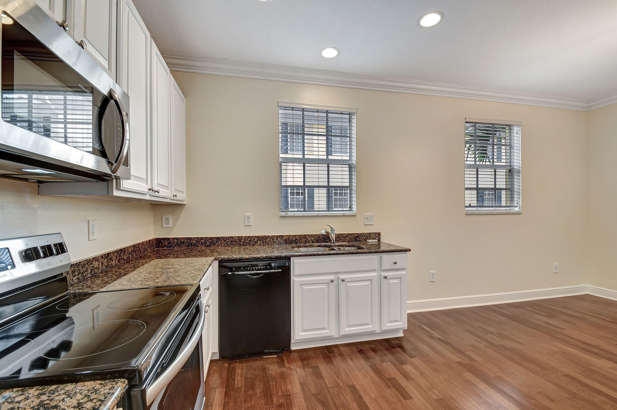 2502 N Dixie Highway 40