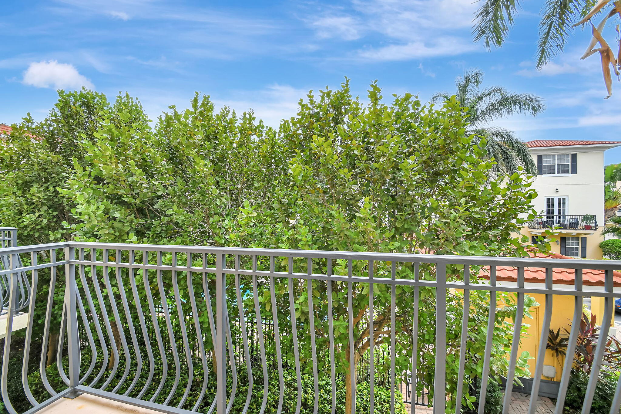 2502 N Dixie Highway 40