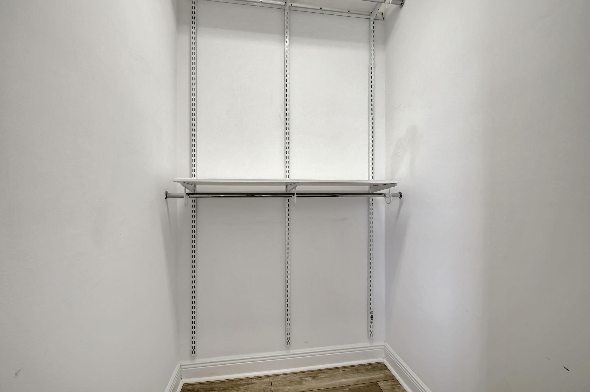 2502 N Dixie Highway 40