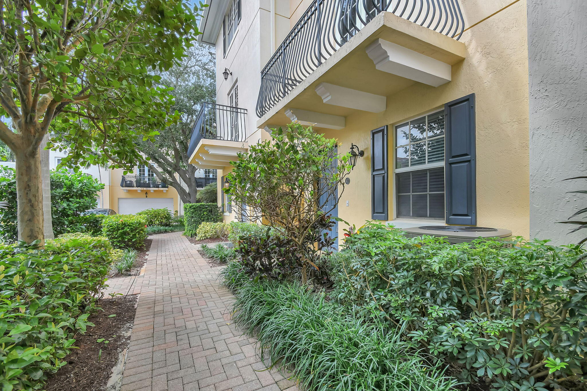 2502 N Dixie Highway 40