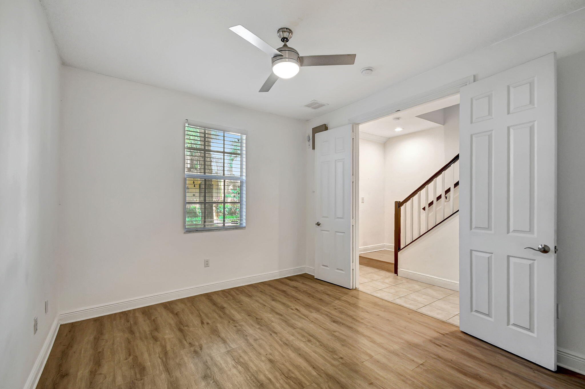 2502 N Dixie Highway 32