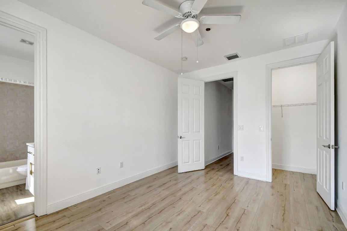 2502 N Dixie Highway 32