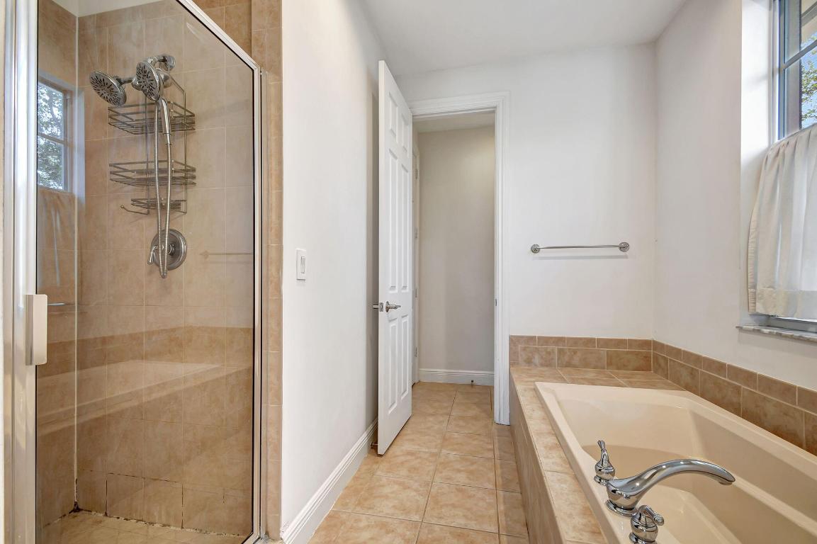 2502 N Dixie Highway 32