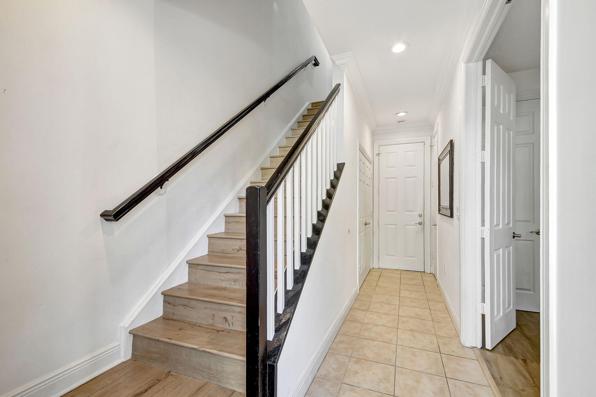 2502 N Dixie Highway 32