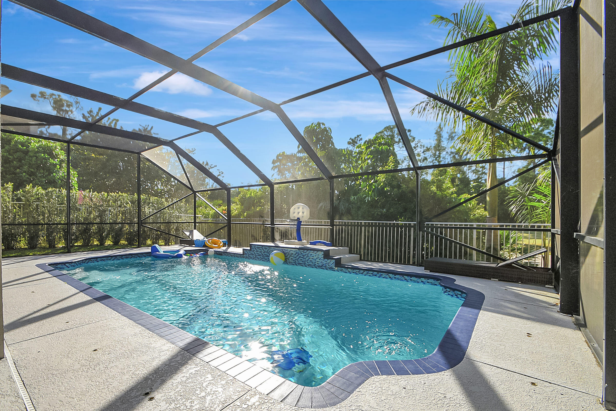 2254 Ridgewood Court