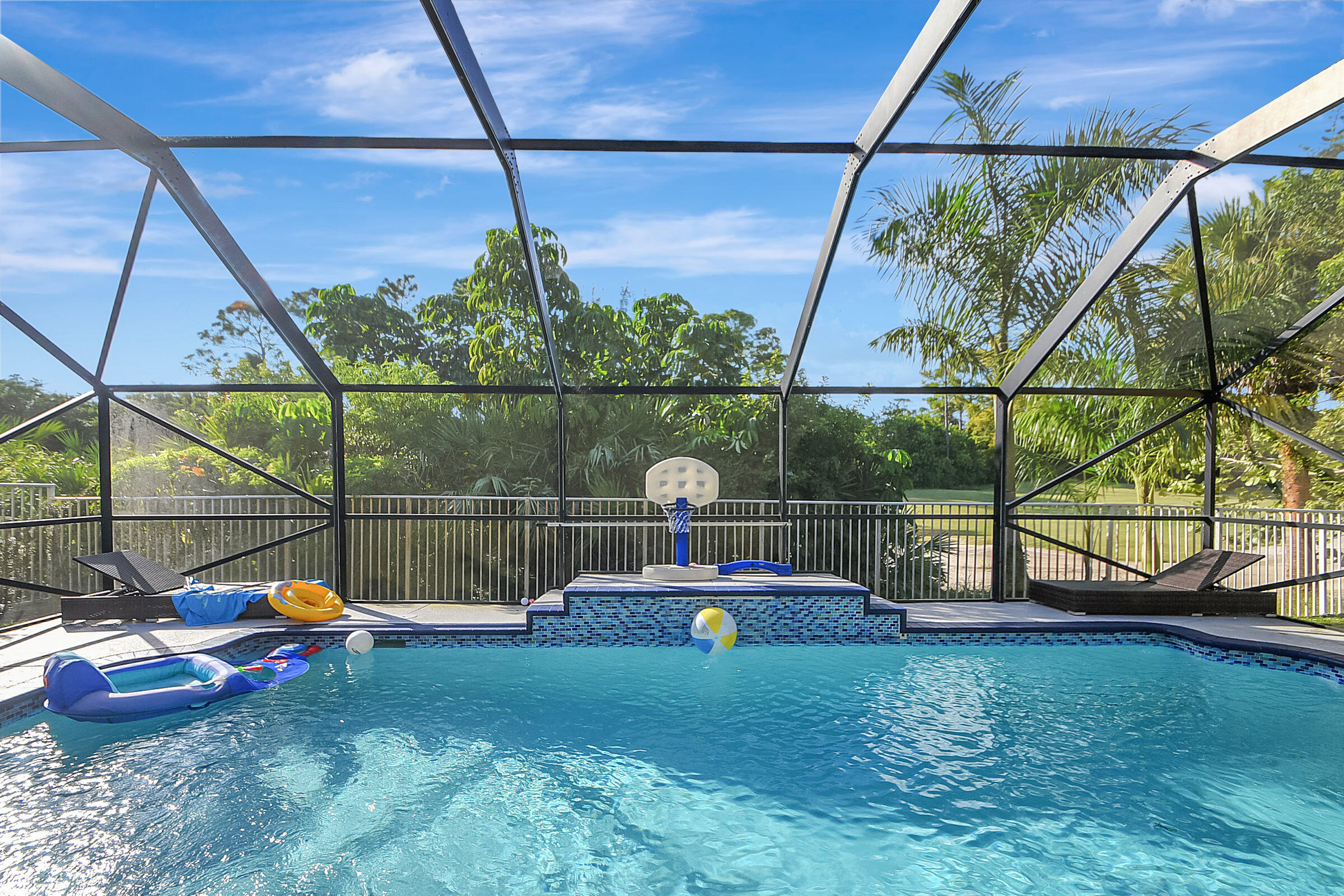 2254 Ridgewood Court